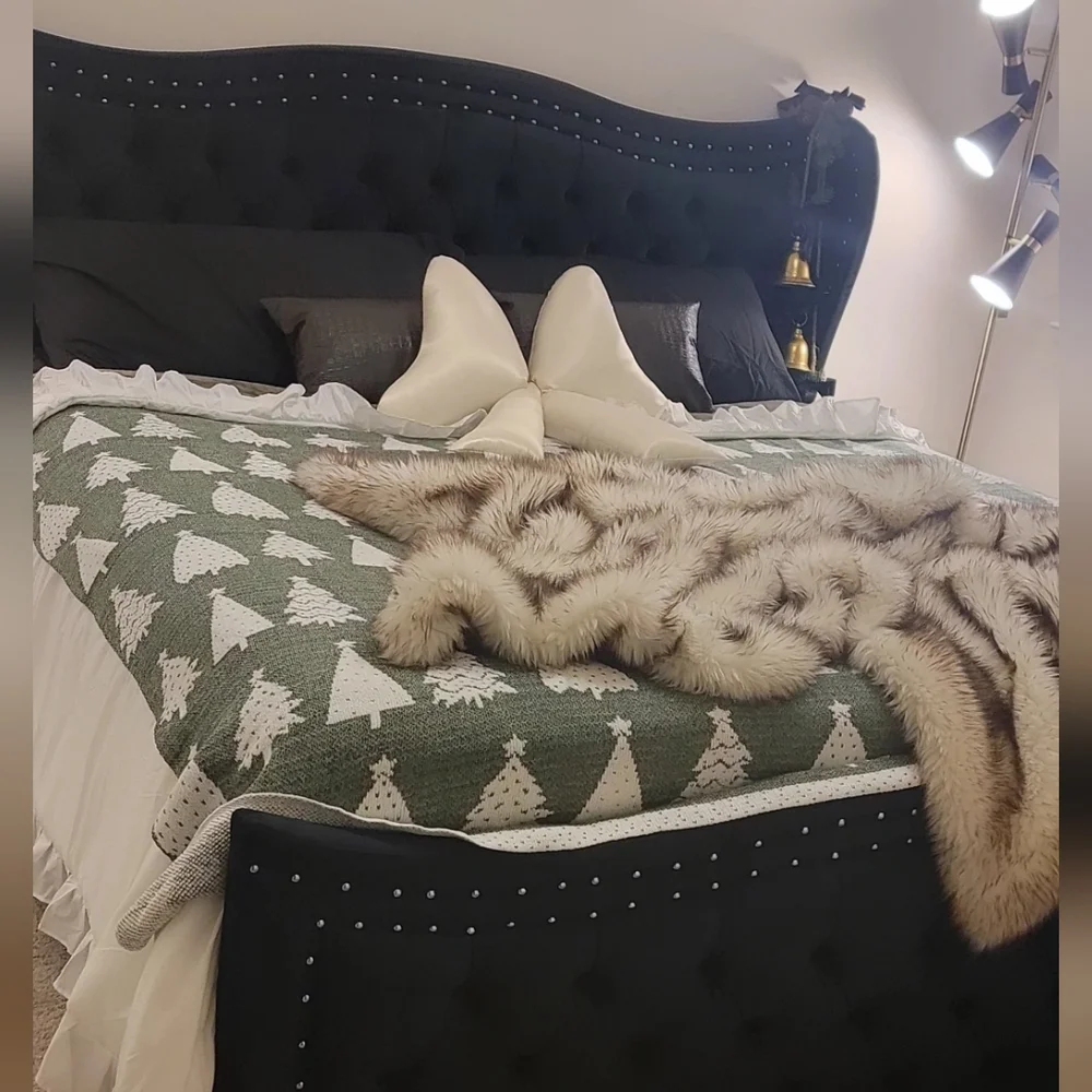 NWT Balsam & Fir Oversized Christmas Tree Blanket (1)